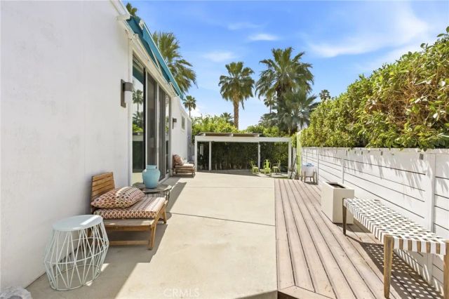138 Hiawatha, Palm Springs, CA 92264