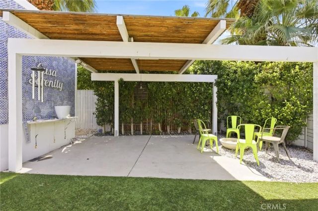 138 Hiawatha, Palm Springs, CA 92264