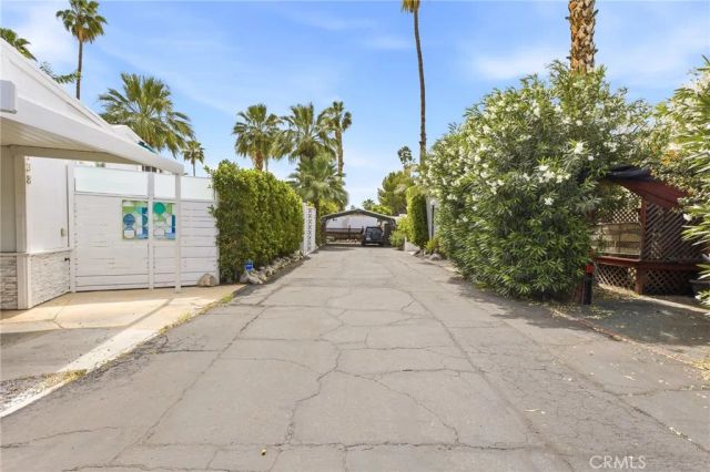 138 Hiawatha, Palm Springs, CA 92264