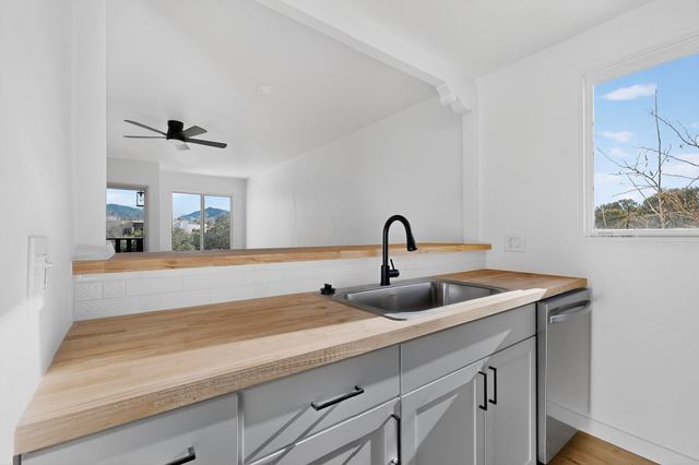 149 Calle Ojo Feliz X, Santa Fe, NM 87505