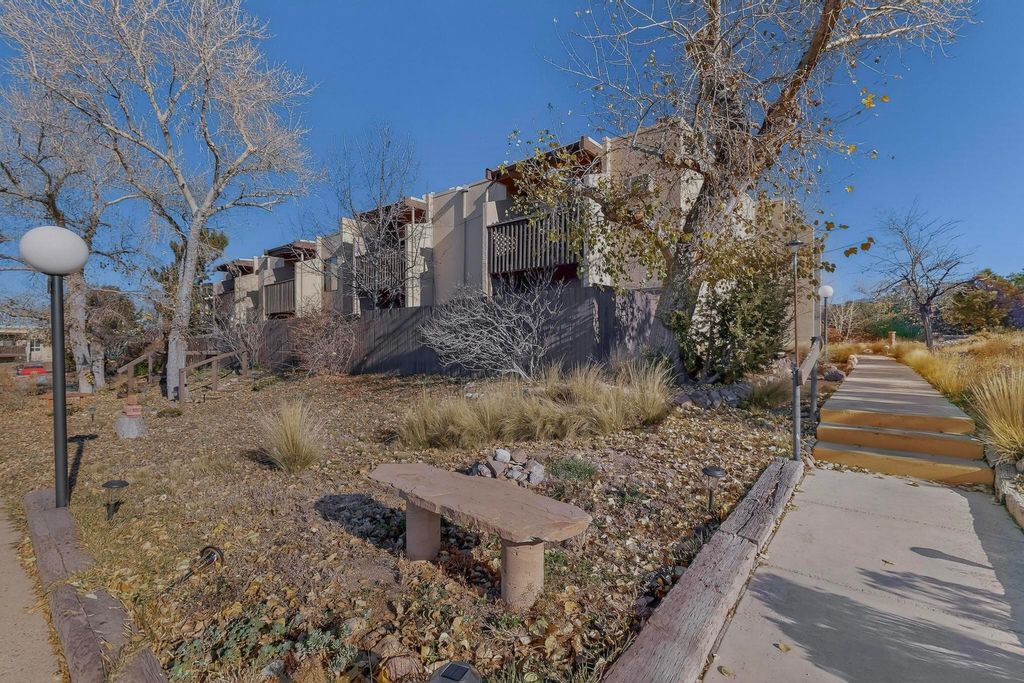 149 Calle Ojo Feliz X, Santa Fe, NM 87505