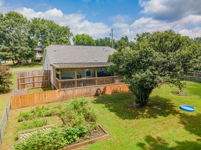 514 Winning Dr, Columbia, TN 38401