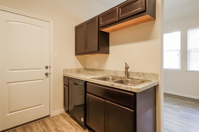 705 Fallow Lane, Alvin, TX 77511