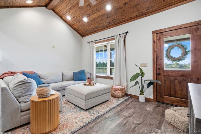 632 Susie Drive, Sulphur, OK 73086