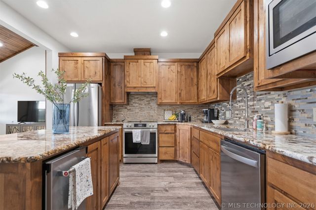 632 Susie Drive, Sulphur, OK 73086