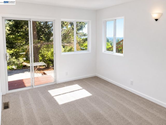 1210 Highland Blvd, Hayward, CA 94542