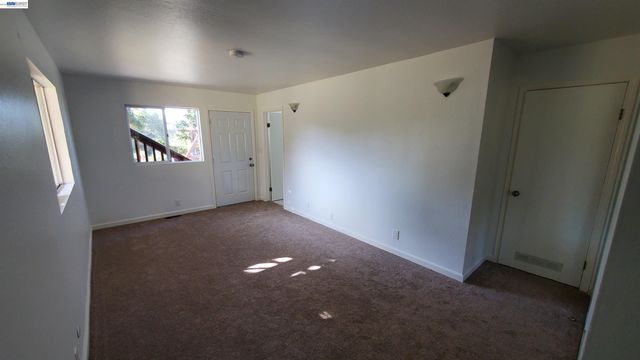 1210 Highland Blvd, Hayward, CA 94542