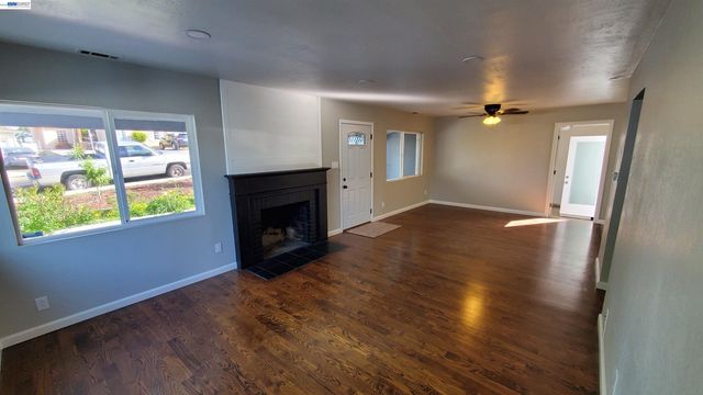 1210 Highland Blvd, Hayward, CA 94542