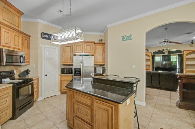 1000 Cardinal Drive, Richwood, TX 77566