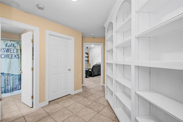 1000 Cardinal Drive, Richwood, TX 77566