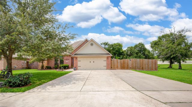1000 Cardinal Drive, Richwood, TX 77566