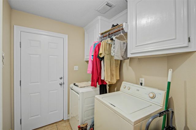1000 Cardinal Drive, Richwood, TX 77566