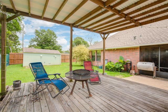 1000 Cardinal Drive, Richwood, TX 77566