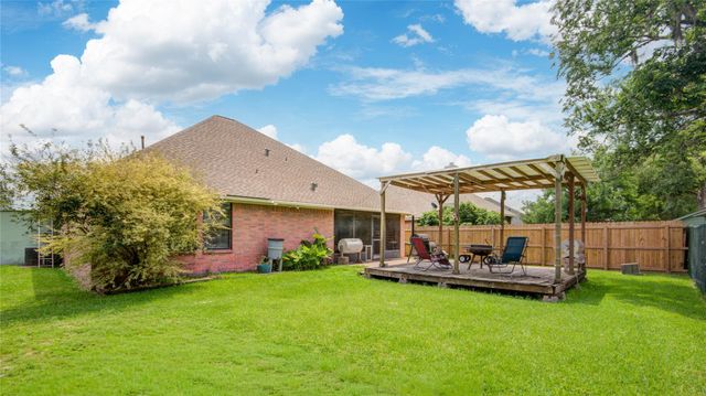 1000 Cardinal Drive, Richwood, TX 77566