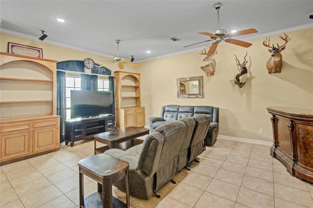 1000 Cardinal Drive, Richwood, TX 77566