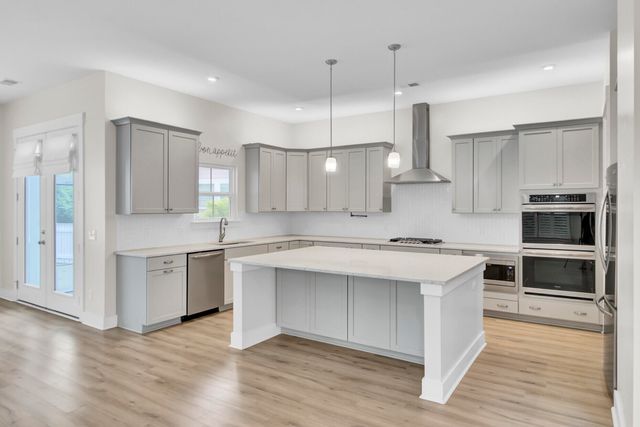 5001 Conestoga Drive, Hanahan, SC 29410