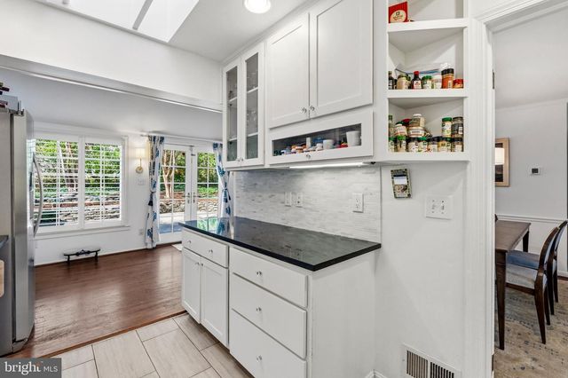 402 SKYHILL RD, Alexandria, VA 22314