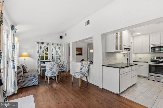 402 SKYHILL RD, Alexandria, VA 22314