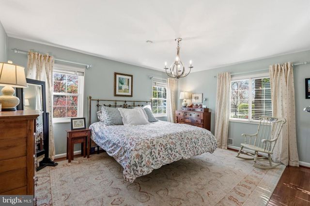 402 SKYHILL RD, Alexandria, VA 22314