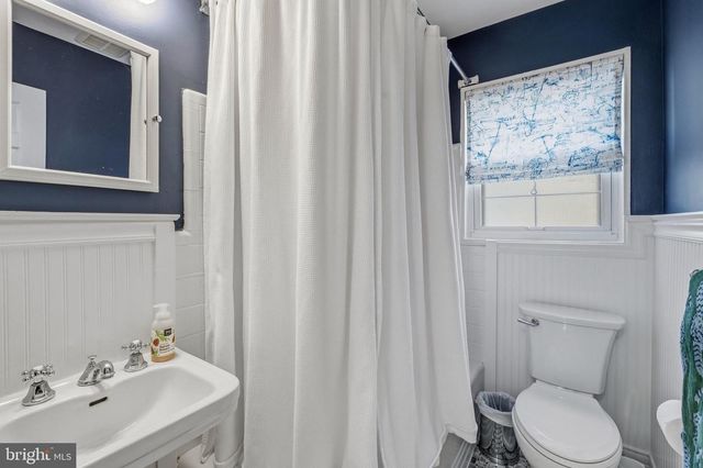 402 SKYHILL RD, Alexandria, VA 22314