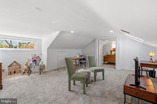 402 SKYHILL RD, Alexandria, VA 22314