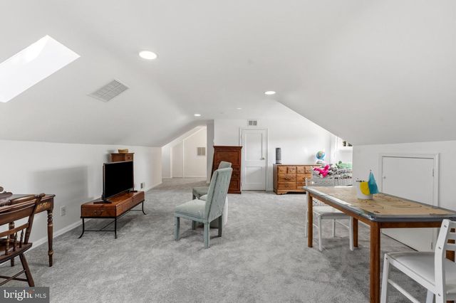 402 SKYHILL RD, Alexandria, VA 22314