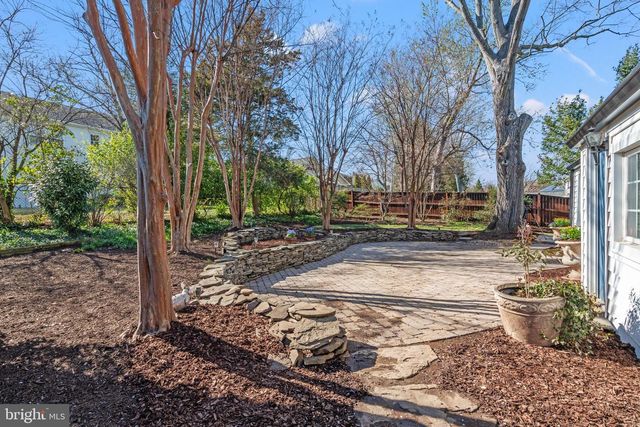 402 SKYHILL RD, Alexandria, VA 22314