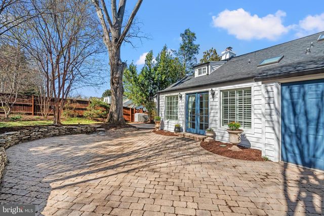 402 SKYHILL RD, Alexandria, VA 22314