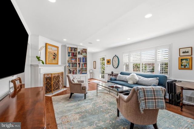 402 SKYHILL RD, Alexandria, VA 22314