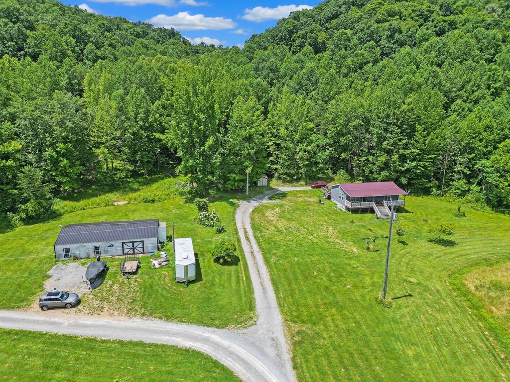 925 Trusty Road, Hustonville, KY 40437