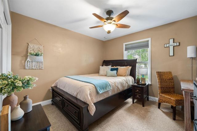 25137 SW 18TH AVENUE, Newberry, FL 32669