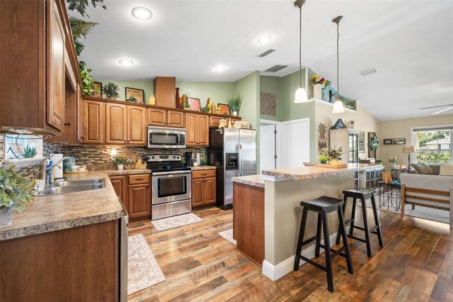 25137 SW 18TH AVENUE, Newberry, FL 32669