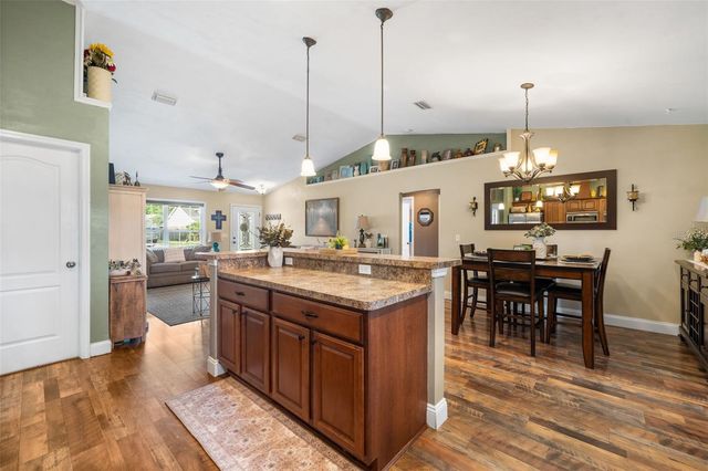 25137 SW 18TH AVENUE, Newberry, FL 32669