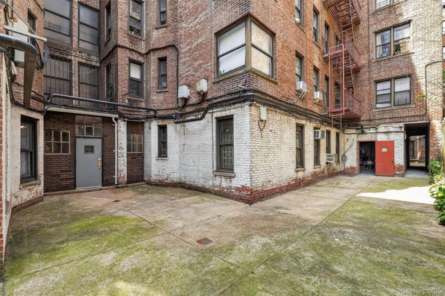 860 Grand Concourse 2N, Bronx, NY 10451
