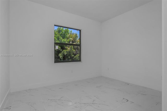 2035 NE 9th Avenue, Cape Coral, FL 33909