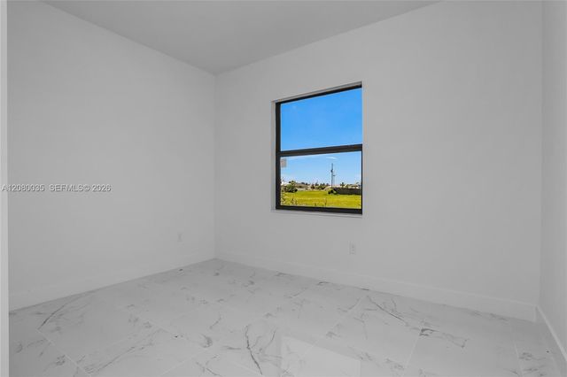 2035 NE 9th Avenue, Cape Coral, FL 33909