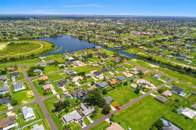 2035 NE 9th Avenue, Cape Coral, FL 33909