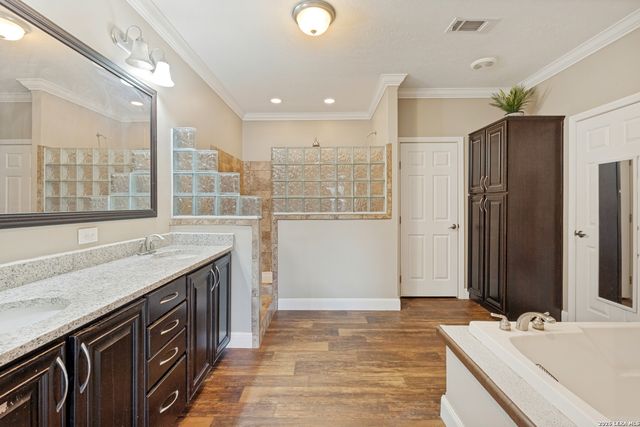 401 DEER CREEK DR, San Marcos, TX 78666