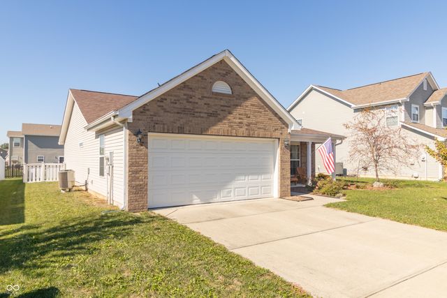 658 Bobtail Drive, Greenfield, IN 46140