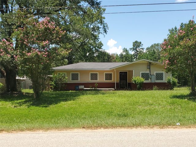 12021 Old Montgomery Road, Willis, TX 77318