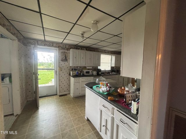 14313 Sandy Ridge Road, Saint Paul, VA 24283