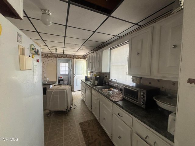14313 Sandy Ridge Road, Saint Paul, VA 24283