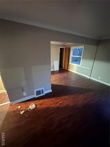 1124 Bakewell Drive, St Louis, MO 63137