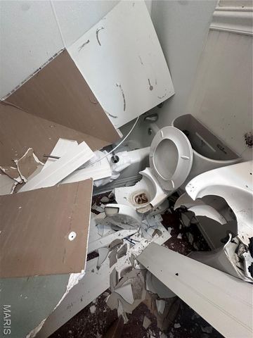 1124 Bakewell Drive, St Louis, MO 63137