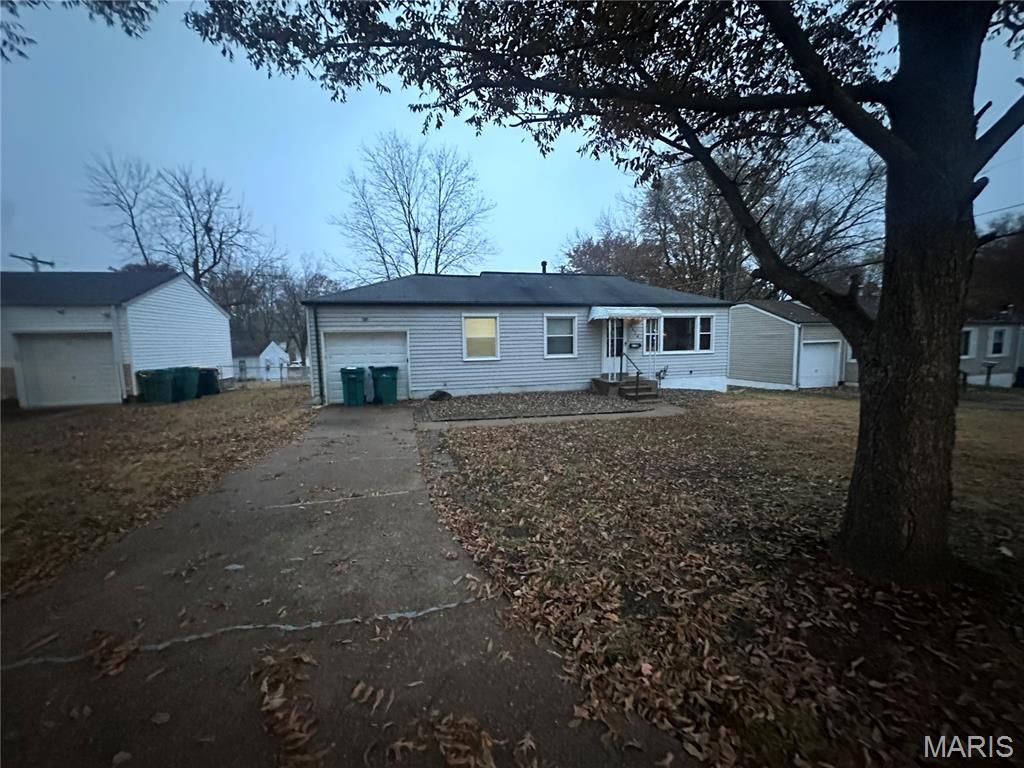 1124 Bakewell Drive, St Louis, MO 63137