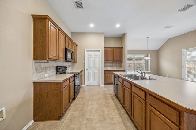 891 Austin Lane, Lavon, TX 75166