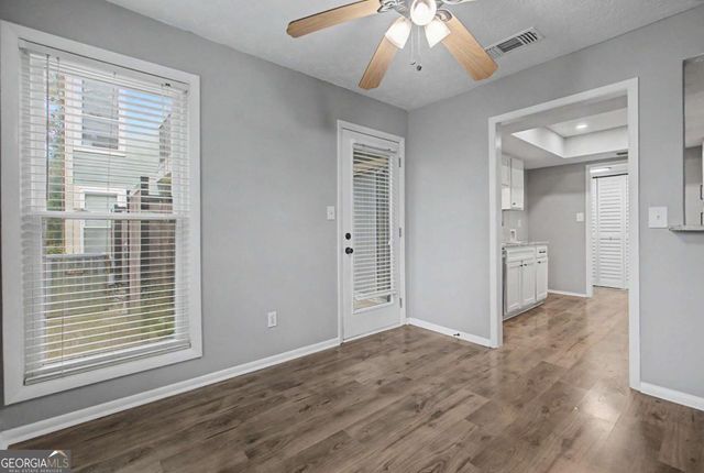 2011 Canyon Point Circle, Roswell, GA 30076