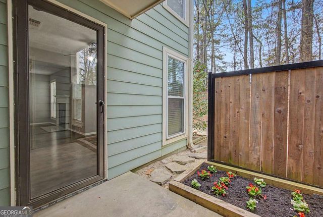 2011 Canyon Point Circle, Roswell, GA 30076