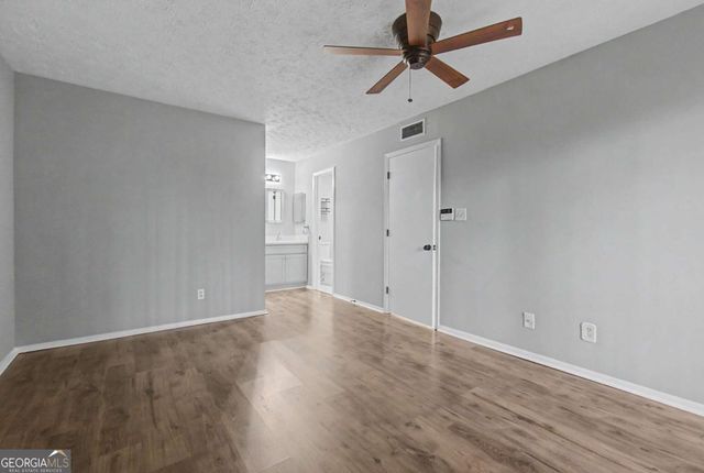 2011 Canyon Point Circle, Roswell, GA 30076