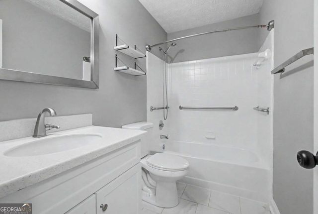 2011 Canyon Point Circle, Roswell, GA 30076